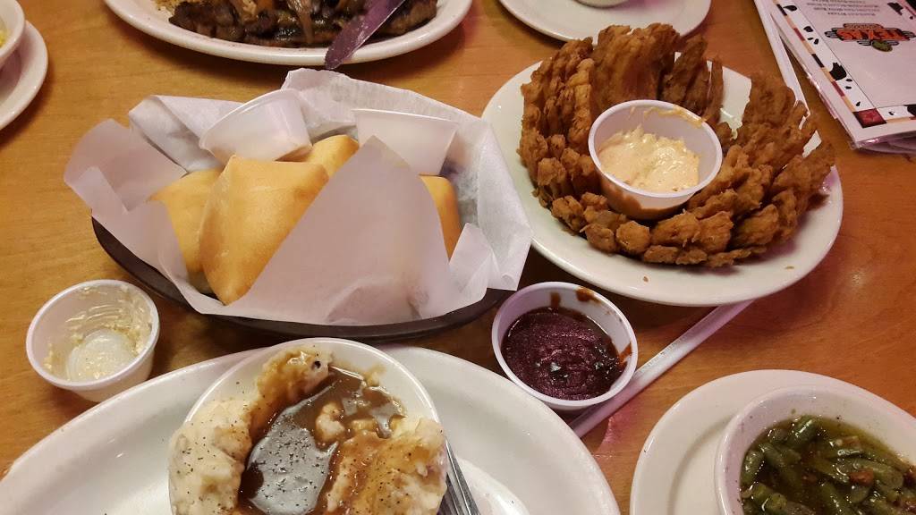 Texas Roadhouse | restaurant | 4993 Westone, Chantilly, VA 20151, USA | 7033789887 OR +1 703-378-9887