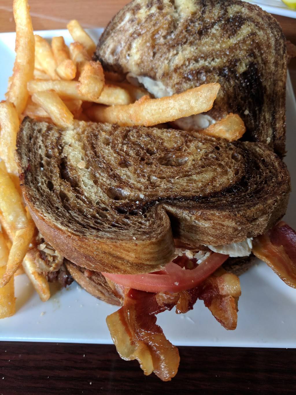 Philadelphia Tavern | restaurant | 9413 Main St, Manassas, VA 20110, USA | 7033931776 OR +1 703-393-1776