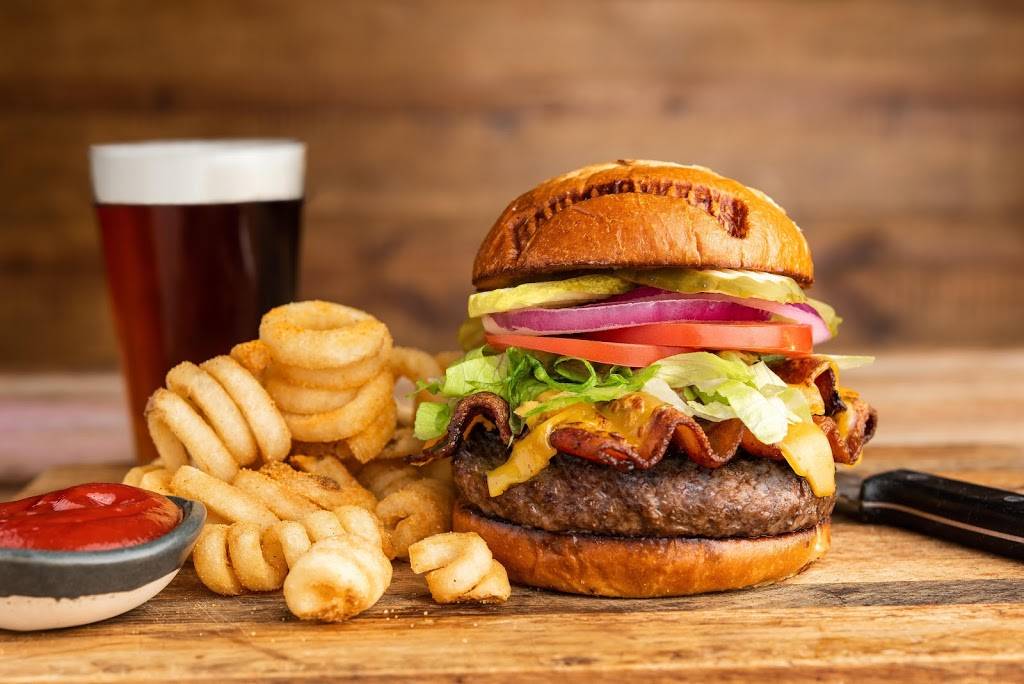 Baumhowers Victory Grille - Vestavia Hills | restaurant | 1270 Montgomery Hwy, Vestavia Hills, AL 35216, USA | 2054037474 OR +1 205-403-7474