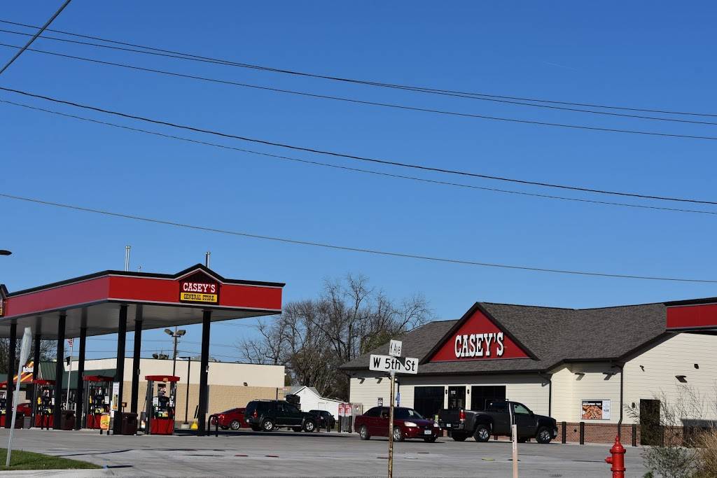 Caseys | meal takeaway | 1112 W 4th St, Vinton, IA 52349, USA | 3194722265 OR +1 319-472-2265