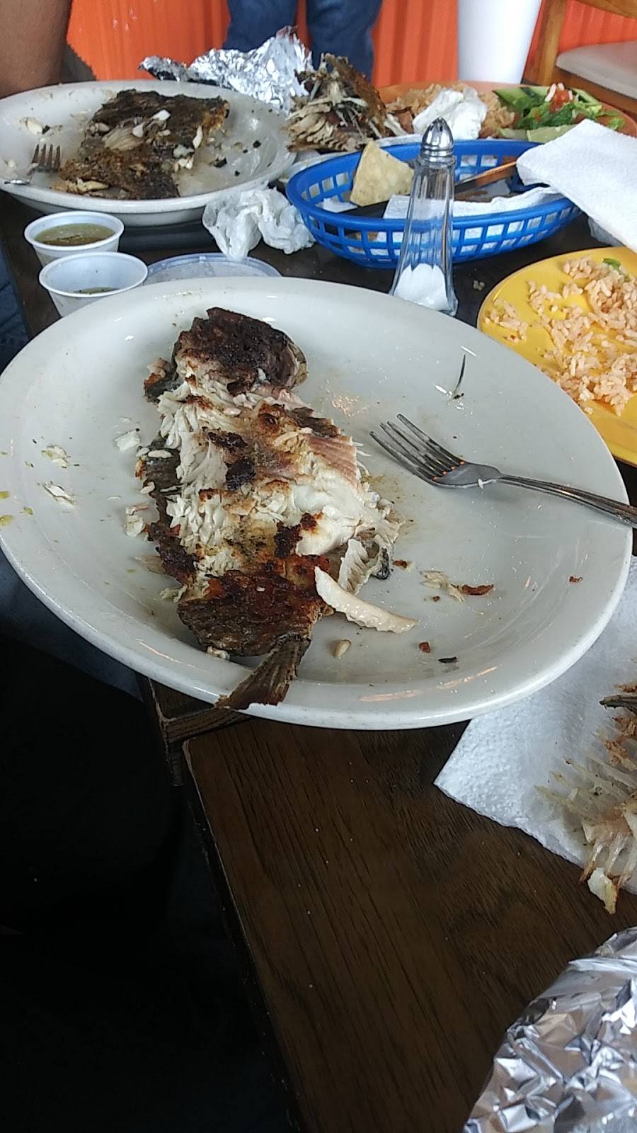 Las Delicias Del Mar | restaurant | 27125 Sierra Hwy # 102, Canyon Country, CA 91351, USA | 6612509207 OR +1 661-250-9207