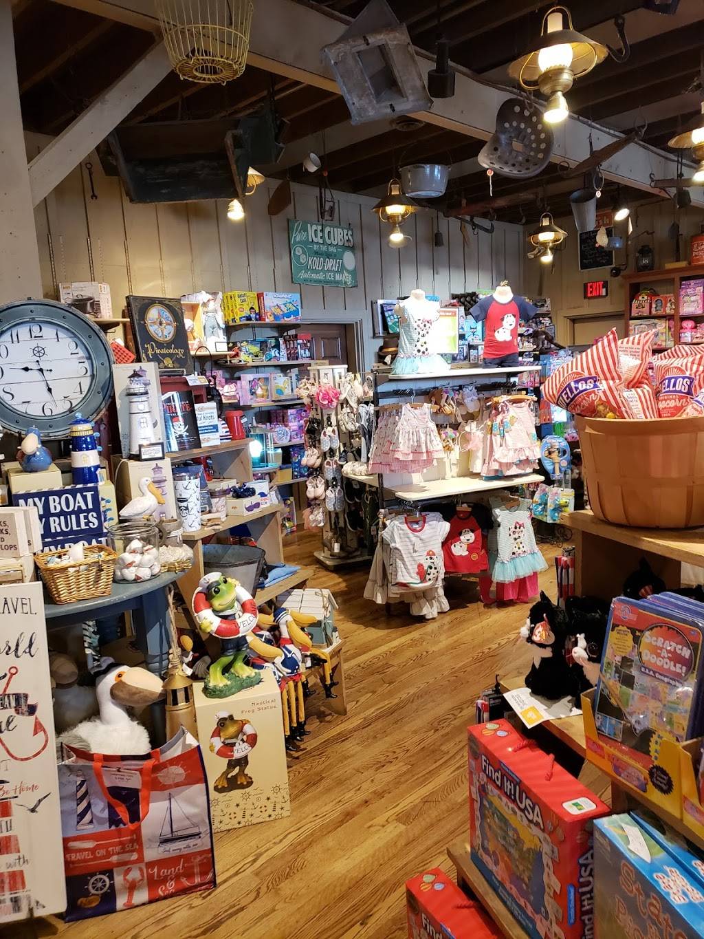 Cracker Barrel Old Country Store | restaurant | 12 Plaza Pkwy, Lexington, NC 27292, USA | 3362421212 OR +1 336-242-1212