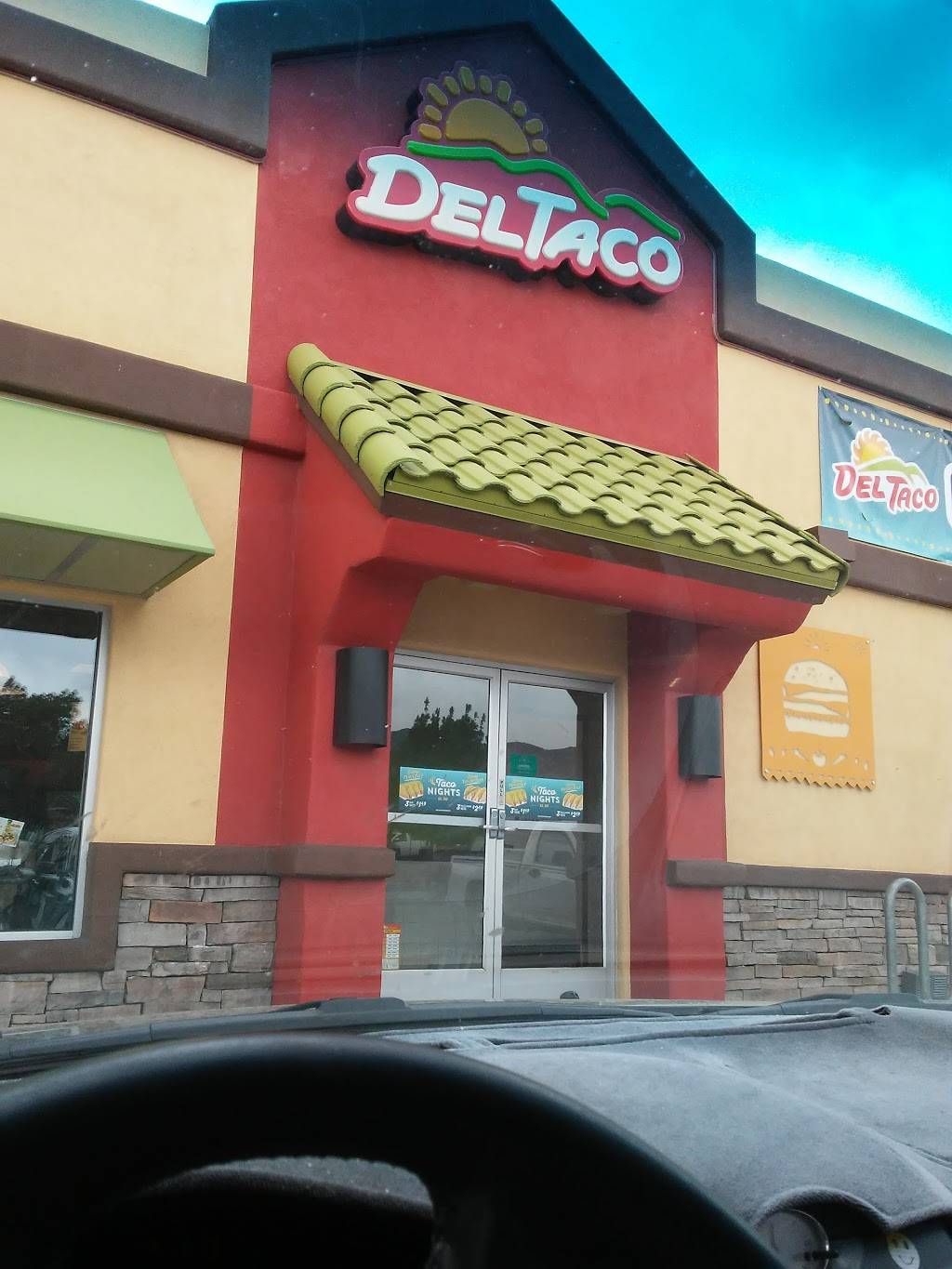 Del Taco | meal takeaway | 10015 Central Ave NE, Albuquerque, NM 87123, USA | 5052925188 OR +1 505-292-5188