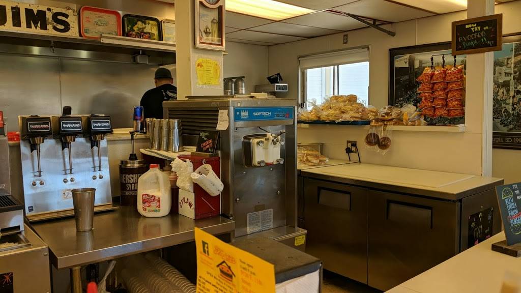 Freddies Hamburgers | restaurant | 9130 E 11th St, Tulsa, OK 74112, USA | 9188365600 OR +1 918-836-5600