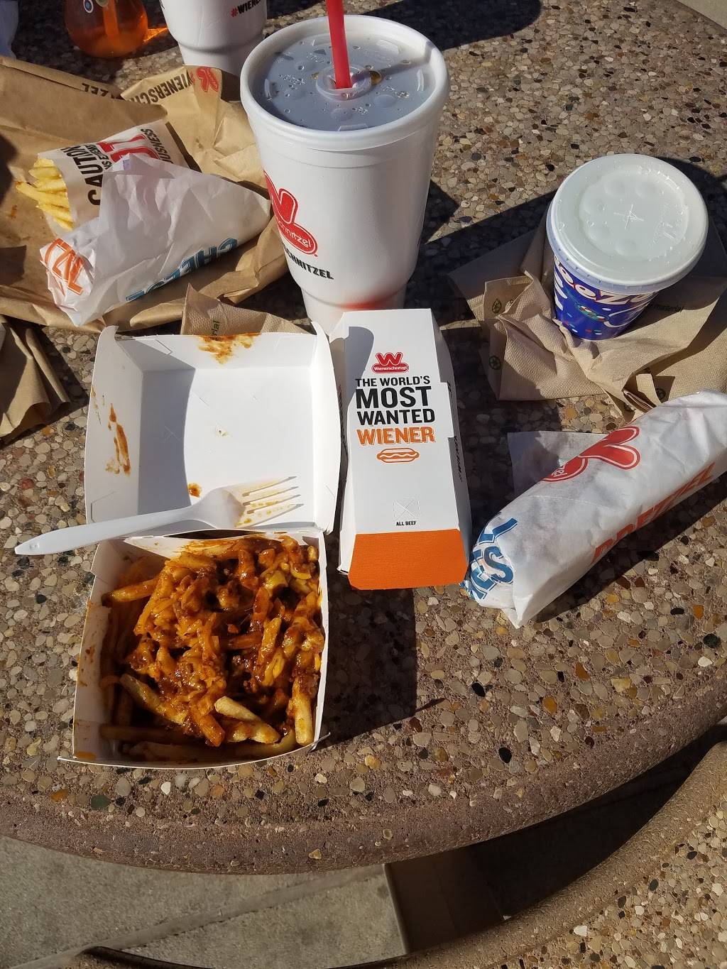 Wienerschnitzel | restaurant | 6050 Folsom Dr, Beaumont, TX 77706, USA | 4093470385 OR +1 409-347-0385