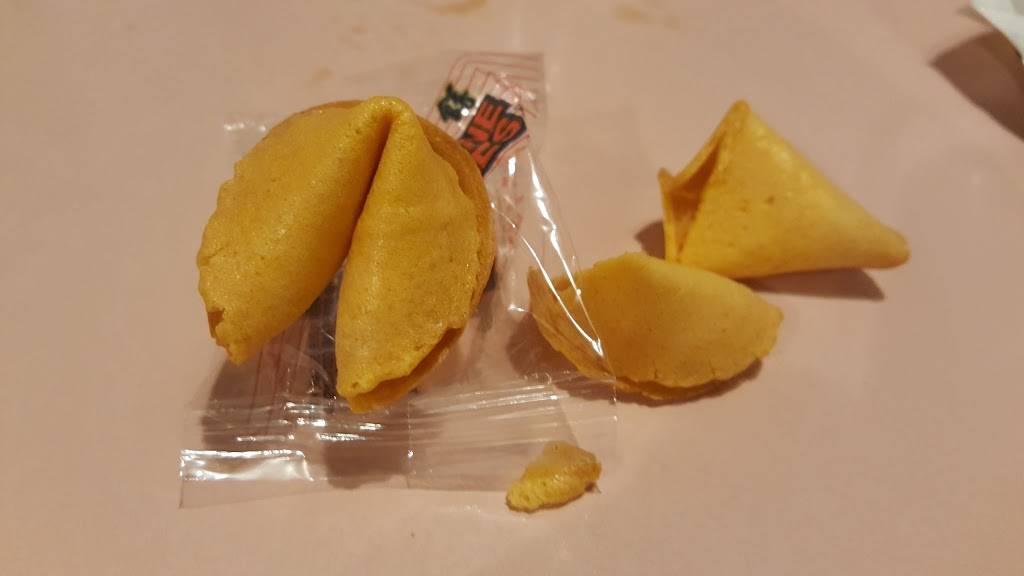 Golden Palace Restaurant | restaurant | 380 Lyndoch St, Corunna, ON N0N 1G0, Canada | 5198625111 OR +1 519-862-5111