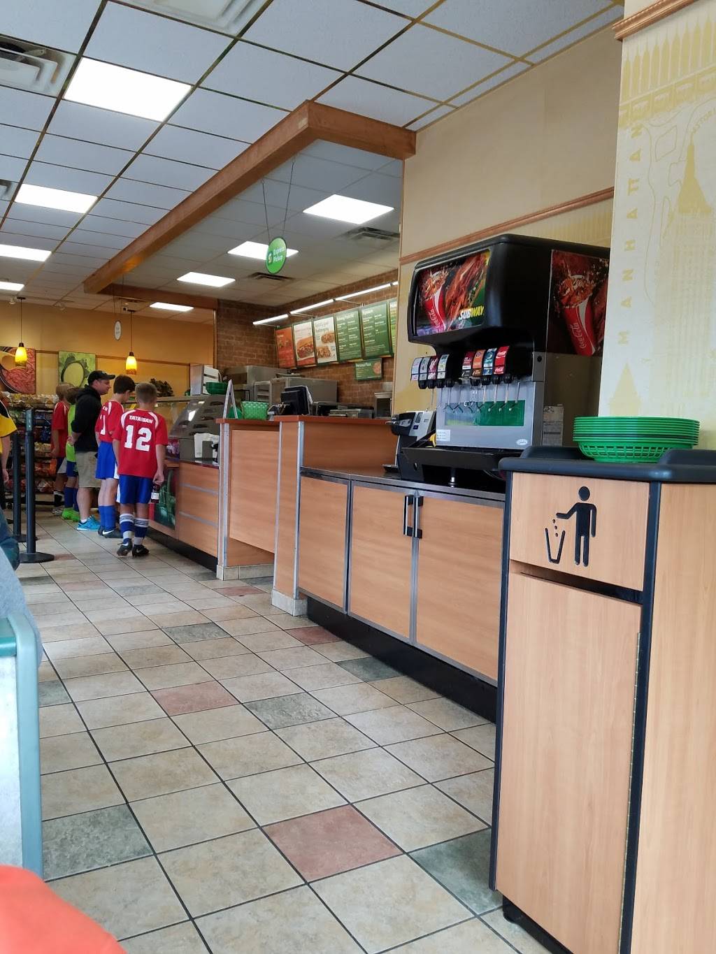 Subway | restaurant | 514 Main St, Springvale, ME 04083, USA | 2074906606 OR +1 207-490-6606