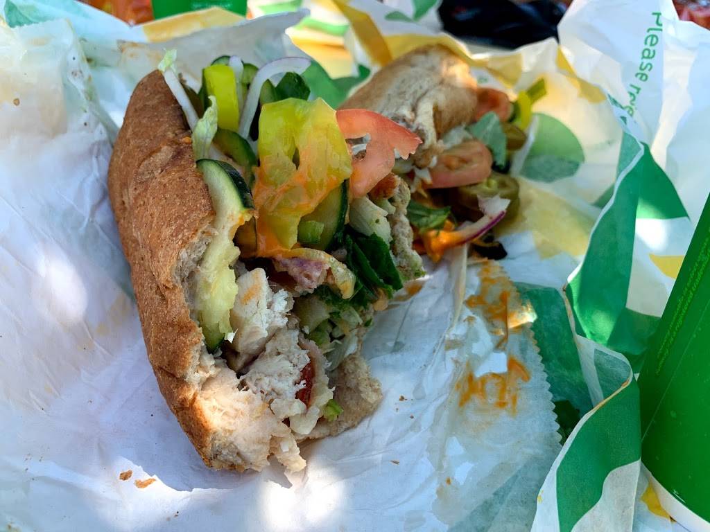 Subway | meal takeaway | 642 3rd Ave SE, Perham, MN 56573, USA | 2183466886 OR +1 218-346-6886