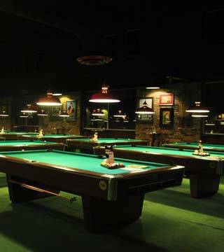 Fast Eddies Billiards | restaurant | 7616 Culebra Rd, San Antonio, TX 78251, USA | 2103905212 OR +1 210-390-5212