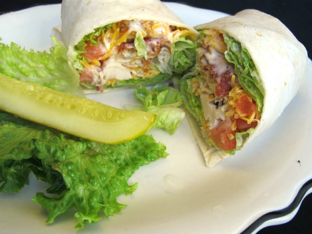 Wooden Shoe Restaurant | restaurant | 441 US-31, Holland, MI 49423, USA | 6163964744 OR +1 616-396-4744