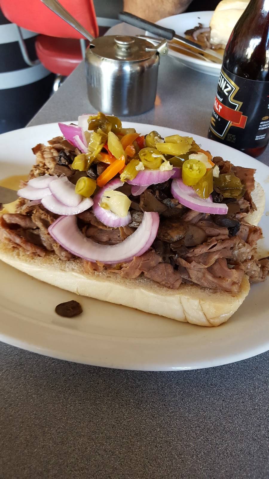 Pasquales International Cafe | restaurant | 305 Main Ave, De Pere, WI 54115, USA | 9203363330 OR +1 920-336-3330