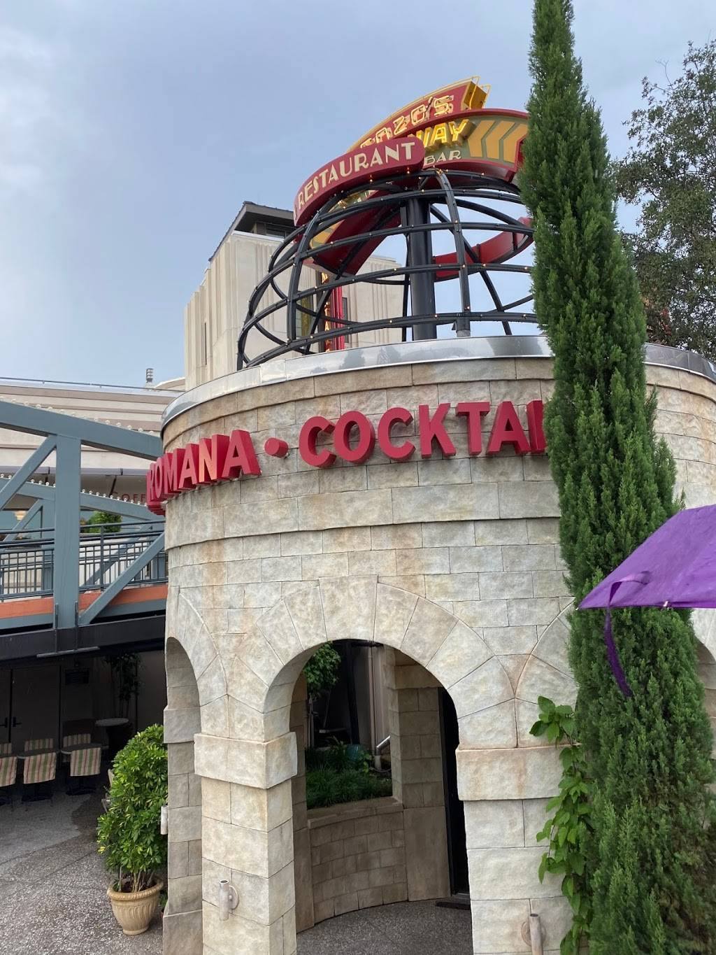 Enzos Hideaway Tunnel Bar | night club | Disney Springs, 1560 E Buena Vista Dr, Lake Buena Vista, FL 32830, USA | 4075603696 OR +1 407-560-3696