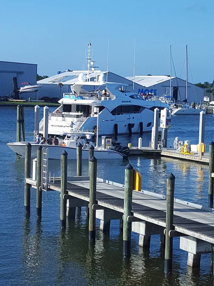 Diversified Yacht Services Inc - Dicks Bait & Tackle - Fuel, Ba | meal takeaway | 751 Fishermans Wharf, Fort Myers Beach, FL 33931, USA | 2397658700 OR +1 239-765-8700
