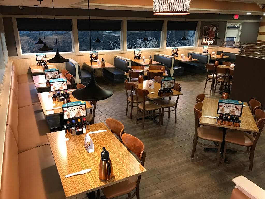 IHOP | restaurant | 4337 Chouteau Trafficway, Kansas City, MO 64117, USA | 8164130600 OR +1 816-413-0600