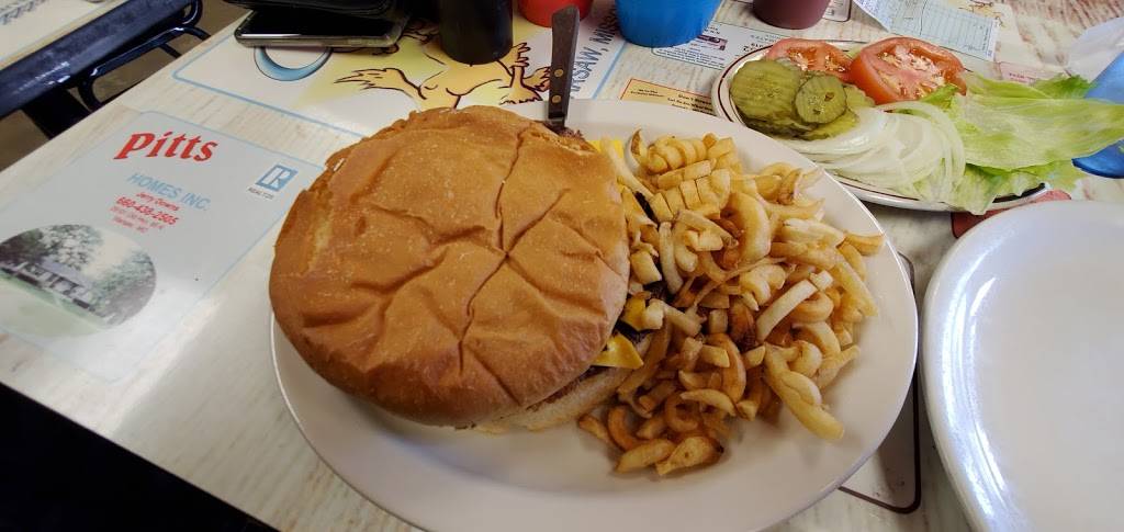 Cow Patties | restaurant | 606 Main St, Warsaw, MO 65355, USA | 6604386046 OR +1 660-438-6046