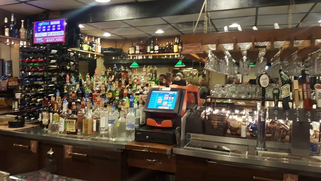 JWs Food & Spirits | restaurant | 6 N 7th St, Grand Haven, MI 49417, USA | 6168463380 OR +1 616-846-3380