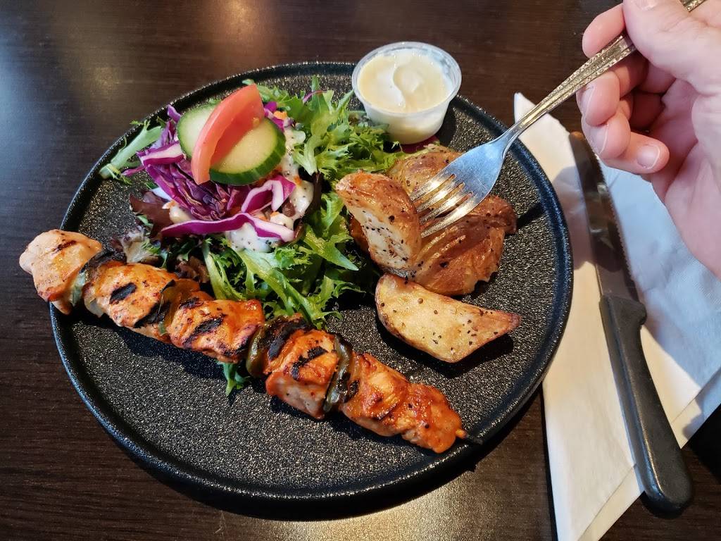 Le Zouk - Resto Pub Le Zouk | restaurant | 530 Rue Notre Dame, Montebello, QC J0V 1L0, Canada | 8194232080 OR +1 819-423-2080