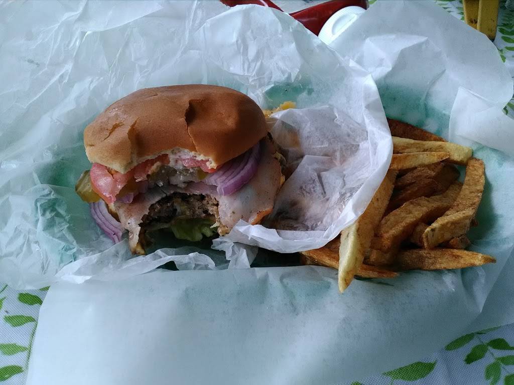 Jims Drive In | restaurant | 479 W Washington St, Lewisburg, WV 24901, USA | 3046452590 OR +1 304-645-2590