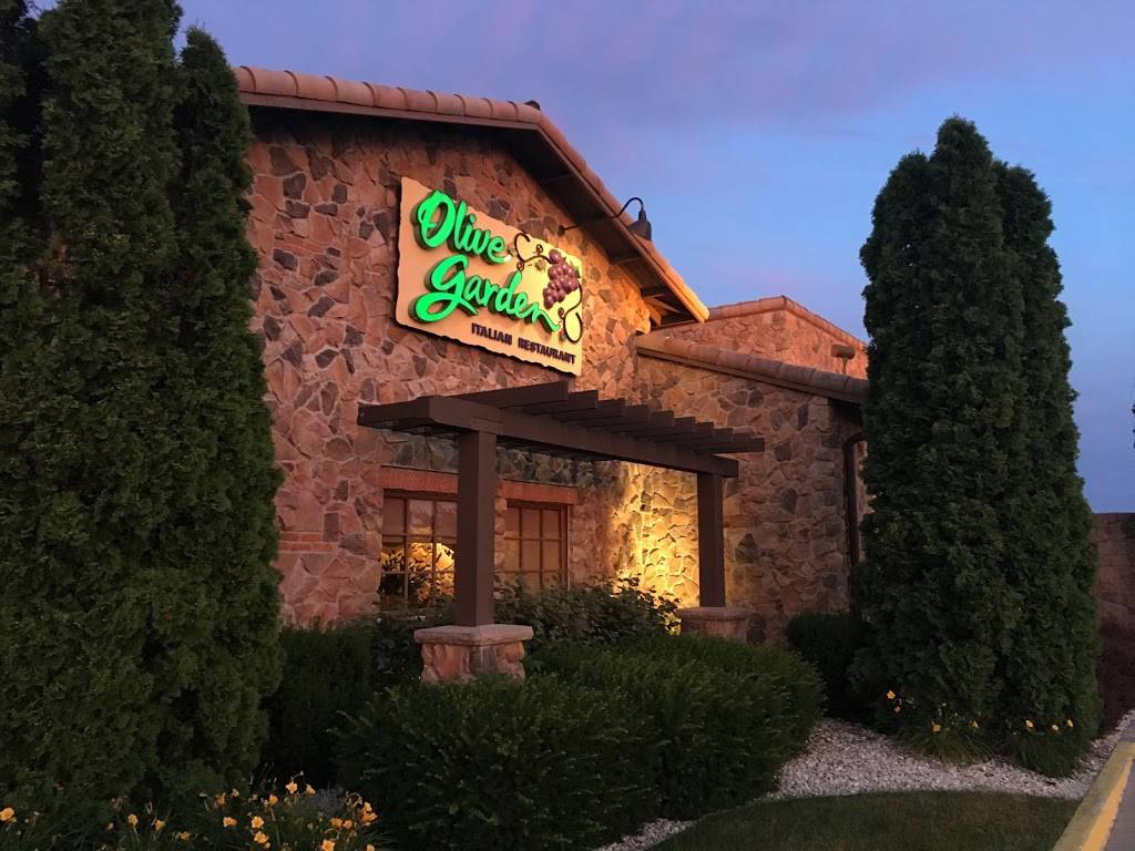 Olive Garden Italian Restaurant | meal takeaway | 35 S Willowdale Dr Suite 1001, Lancaster, PA 17602, USA | 7173923235 OR +1 717-392-3235