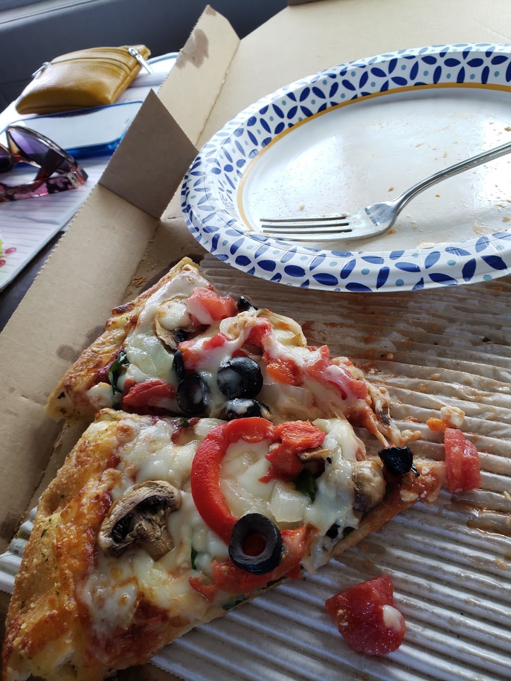 Dominos Pizza | meal delivery | 1604 S Hwy 97, Redmond, OR 97756, USA | 5415045577 OR +1 541-504-5577