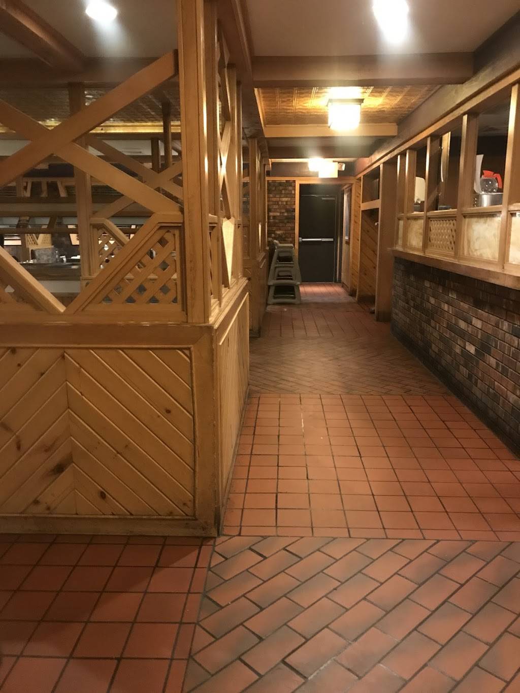 Pizza Hut | restaurant | 2787 Prairie Ave, Beloit, WI 53511, USA | 6083654221 OR +1 608-365-4221