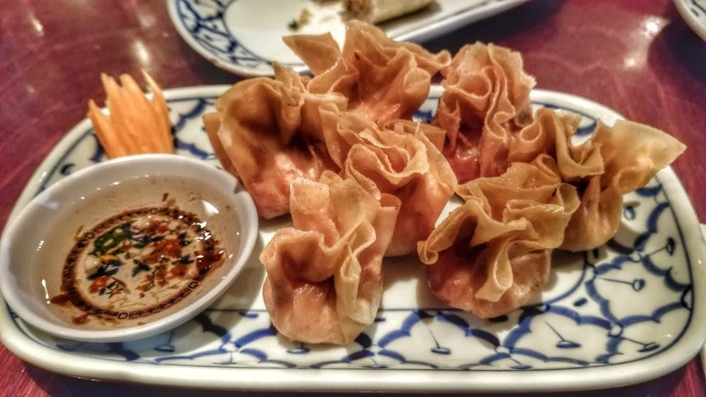 King & I | restaurant | 545 Broadbridge Rd, Bridgeport, CT 06610, USA | 2033742081 OR +1 203-374-2081