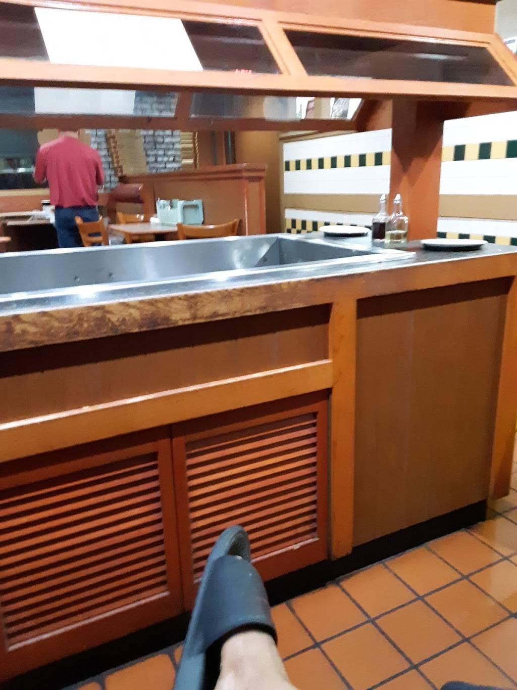 Pizza Hut | meal delivery | 6170 S Congress Ave, Lantana, FL 33462, USA | 5619676733 OR +1 561-967-6733