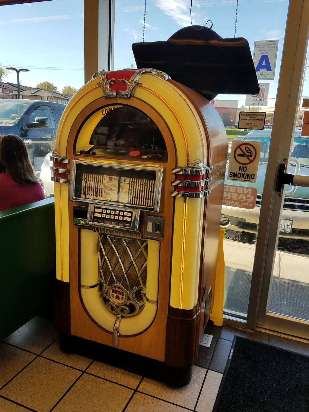 Courtesy Diner | restaurant | 8000 S Laclede Station Rd, St. Louis, MO 63123, USA | 3145539900 OR +1 314-553-9900