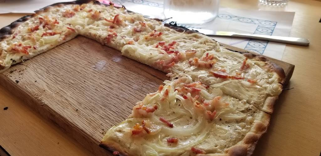 Flammkoeur | restaurant | 305 Rue Fleury O, Montréal, QC H3L 1V4, Canada | 5149035427 OR +1 514-903-5427