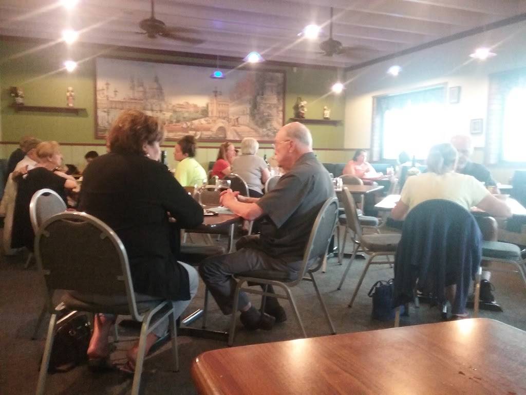 Lenocis Spaghetti House | restaurant | 5520 Oberlin Ave, Lorain, OH 44053, USA | 4402823033 OR +1 440-282-3033