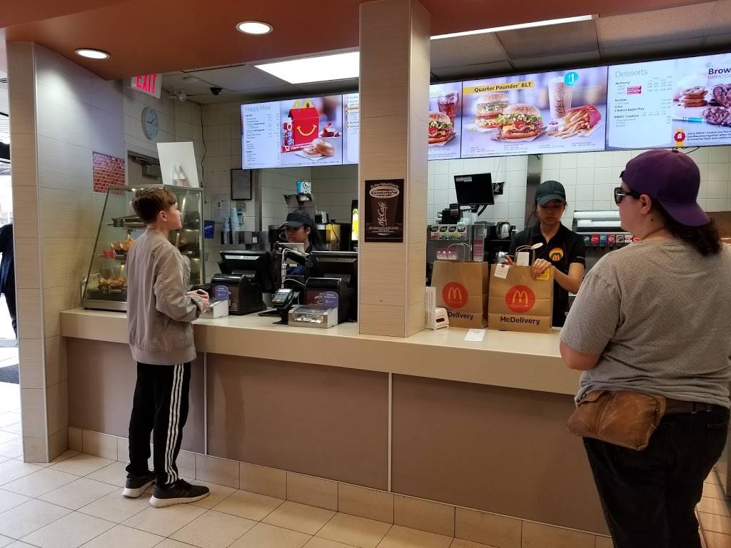 McDonalds | cafe | 98 Danforth Ave, Toronto, ON M4K 1N2, Canada | 4164612900 OR +1 416-461-2900