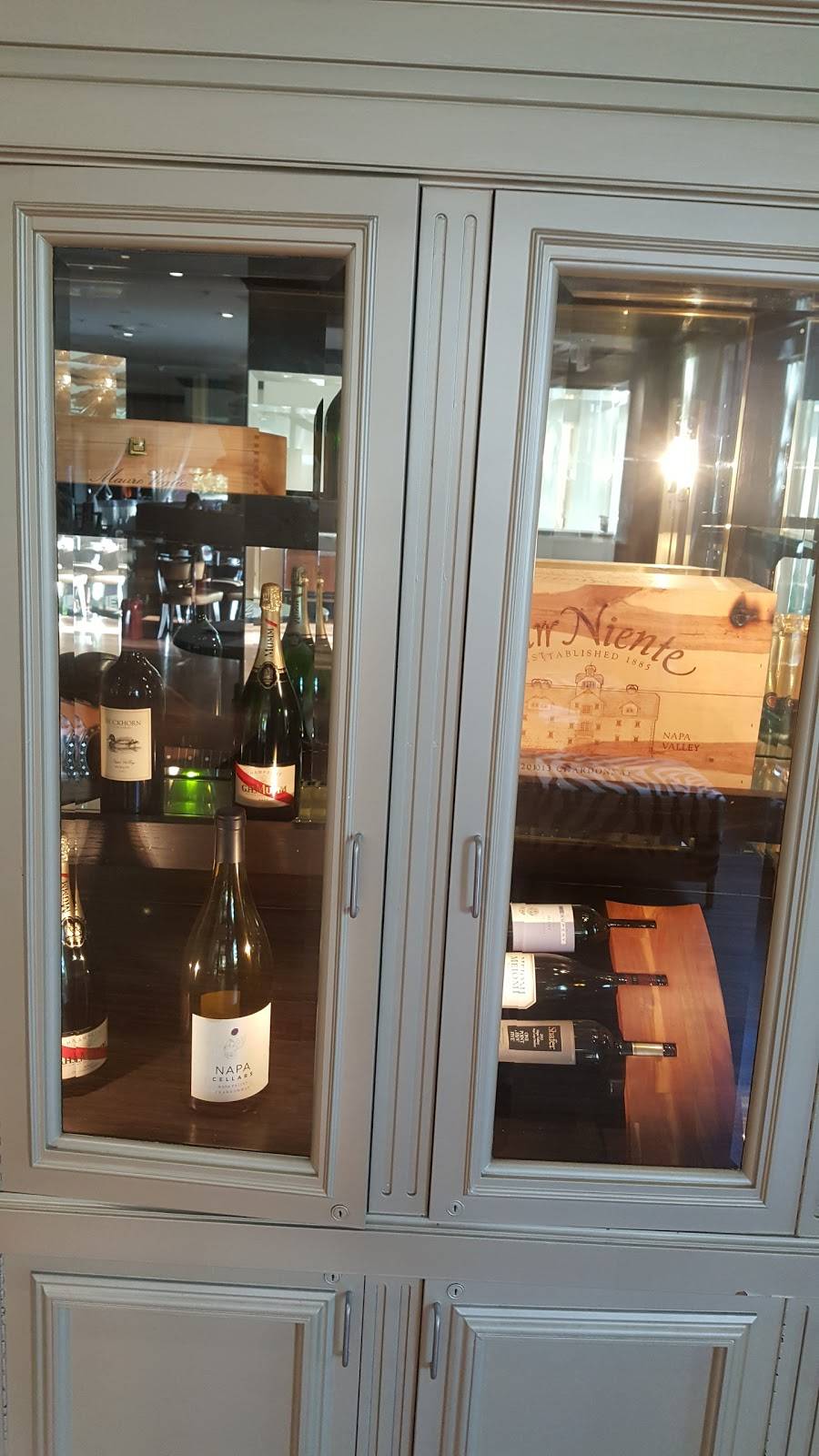 Silver Trumpet Restaurant and Bar | restaurant | 3350 Avenue of the Arts, Costa Mesa, CA 92626, USA | 7144428593 OR +1 714-442-8593