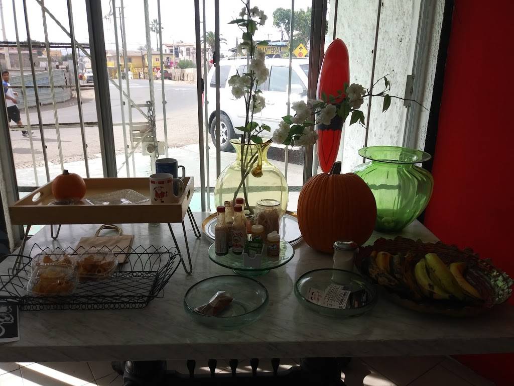 Aramacao Internacional Pupuseria | restaurant | Calle F.C., Libertad, 22400 Tijuana, B.C., Mexico | 016648602679 OR +52 664 860 2679