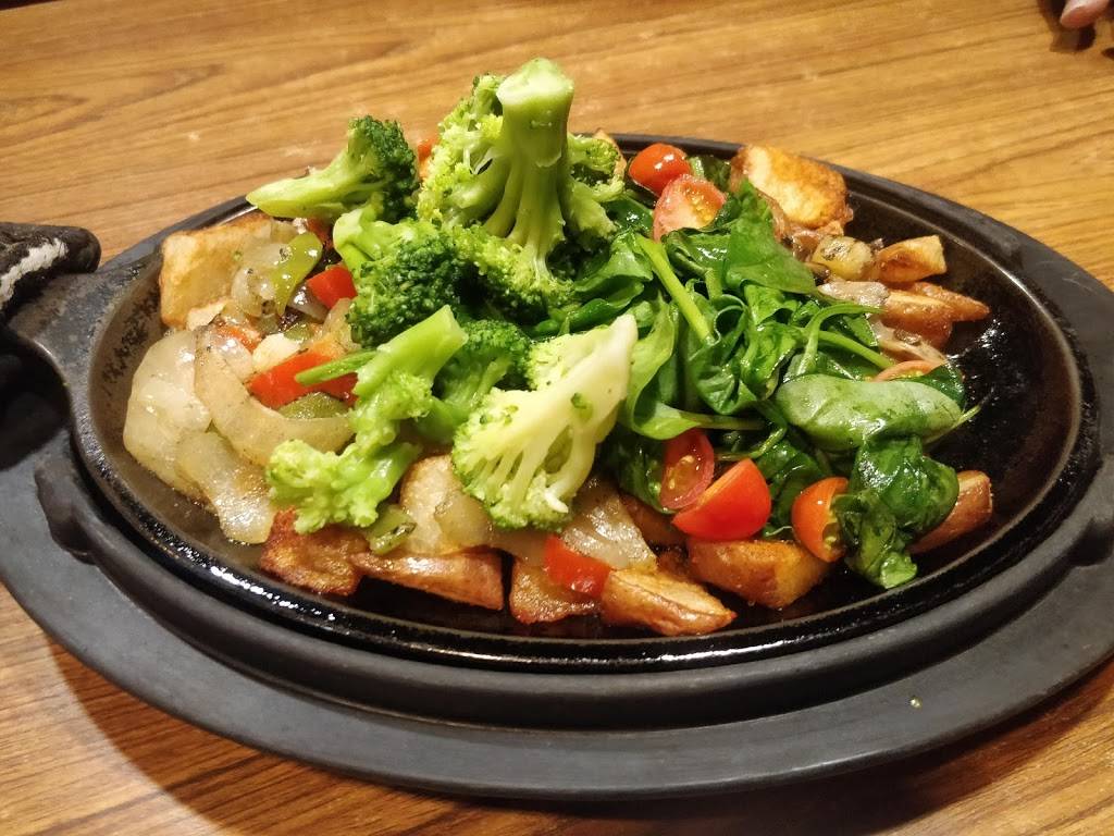 Dennys | restaurant | 398 N Front St, Belleville, ON K8P 3C9, Canada | 6139626634 OR +1 613-962-6634