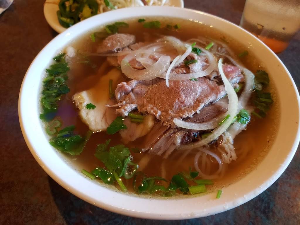 Pho Que Huong | restaurant | 4826 Belt Line Rd, Dallas, TX 75254, USA | 9722395858 OR +1 972-239-5858