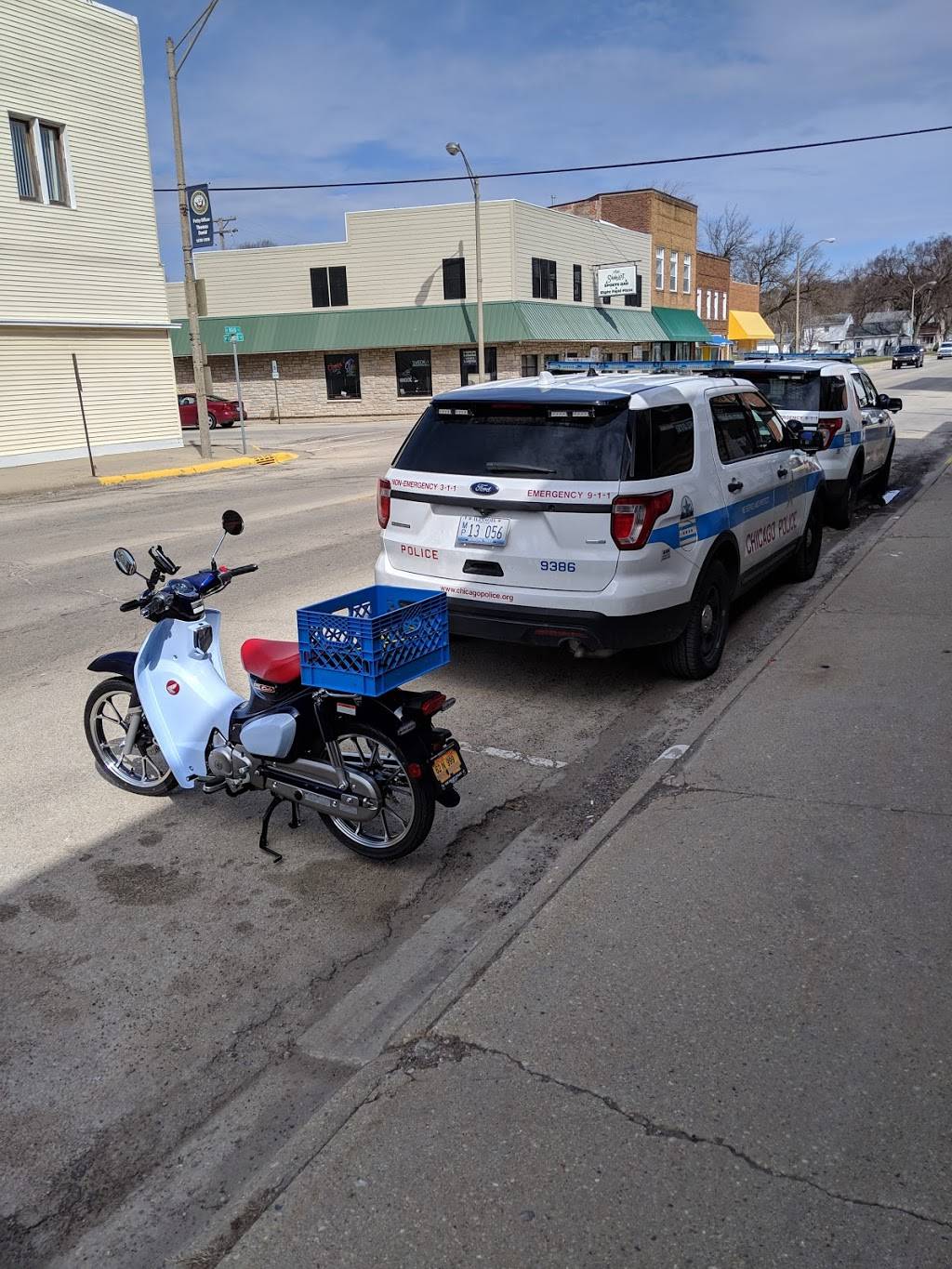 Seneca Family Restaurant | restaurant | 270 N Main St, Seneca, IL 61360, USA | 8153576561 OR +1 815-357-6561