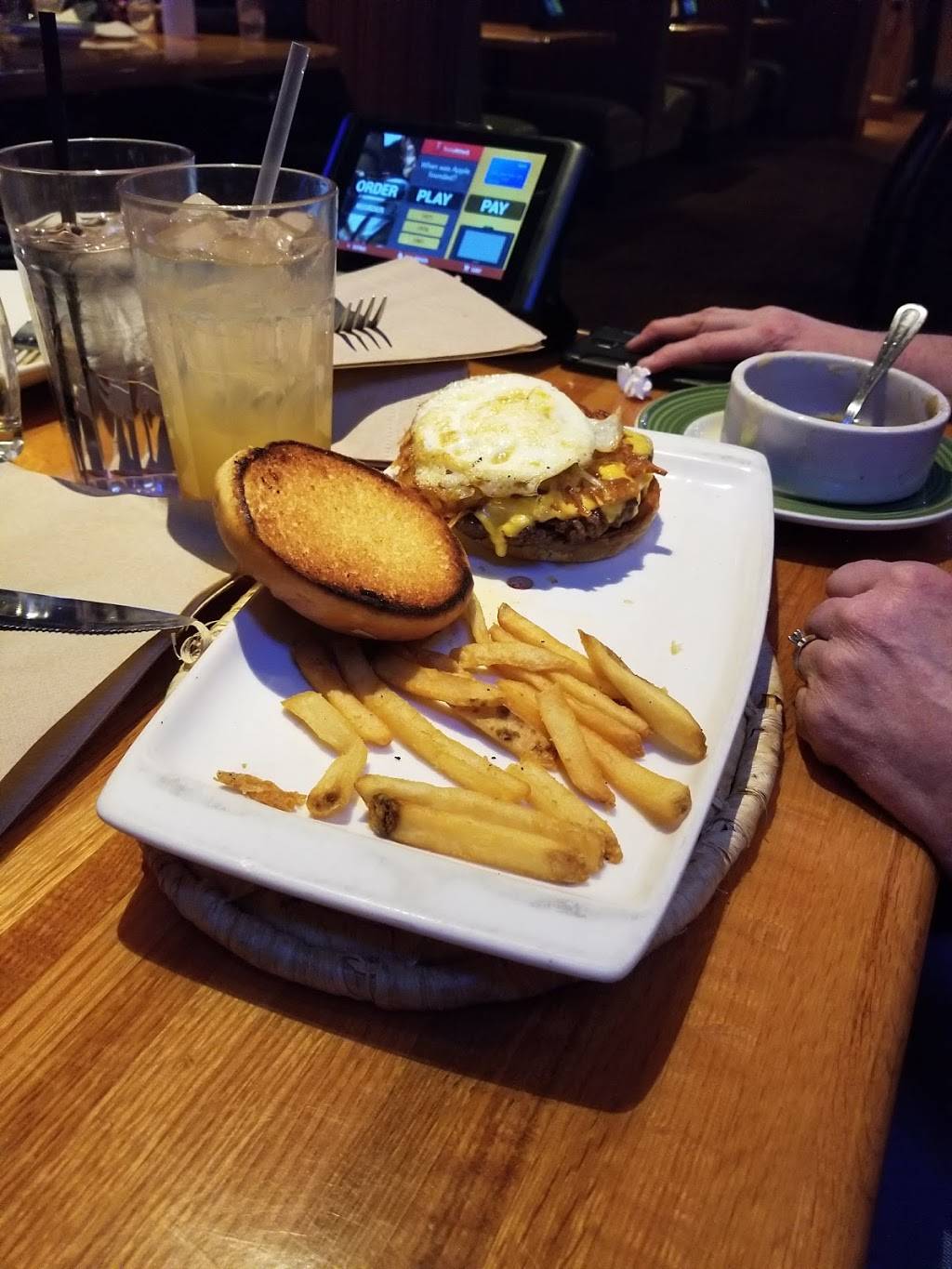 Applebees Grill + Bar | restaurant | 2710 Dekalb Pike, East Norriton, PA 19401, USA | 6102398666 OR +1 610-239-8666