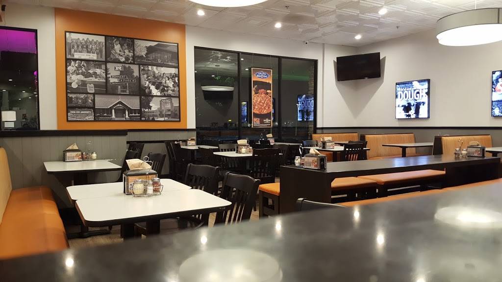 Round Table Pizza | meal delivery | 40 Raleys Town Centre, Rohnert Park, CA 94928, USA | 7075850555 OR +1 707-585-0555