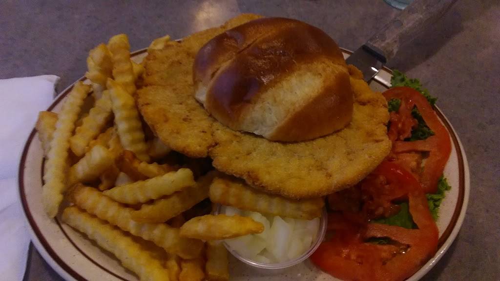 Chippers Grill | restaurant | 1733 N Bloomington St, Streator, IL 61364, USA | 8156735411 OR +1 815-673-5411