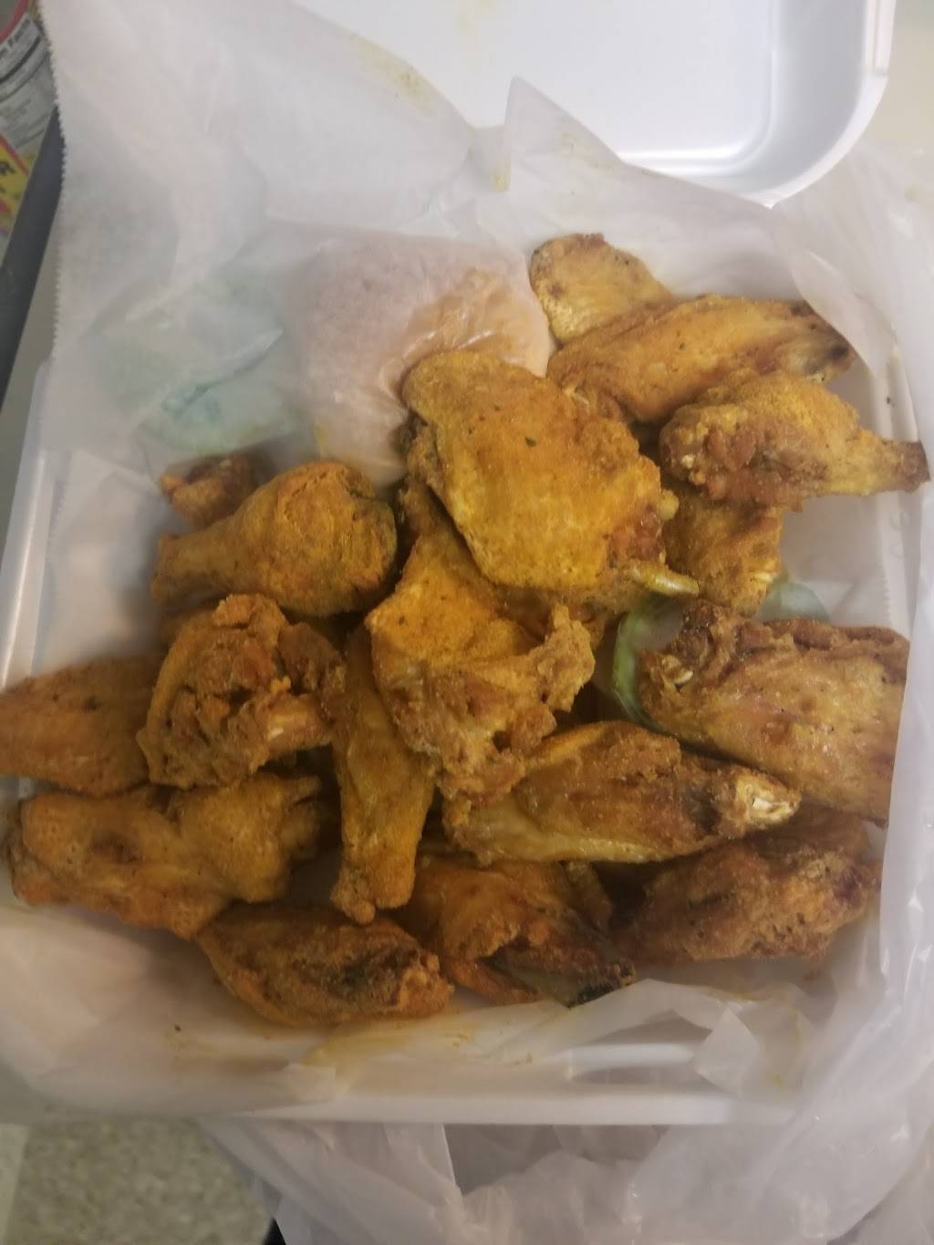 Dixie Queen | restaurant | 5740 Mt Moriah Rd, Memphis, TN 38115, USA | 9016129666 OR +1 901-612-9666