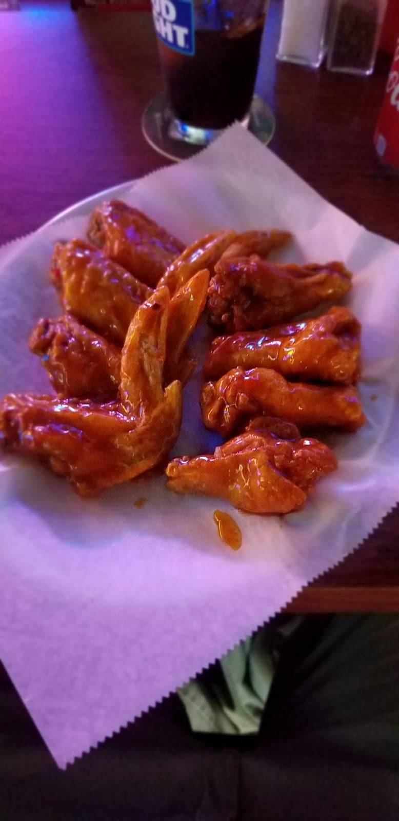 Mackenzies Sports Tavern | night club | 4015 S West Shore Blvd, Tampa, FL 33611, USA | 8138375636 OR +1 813-837-5636