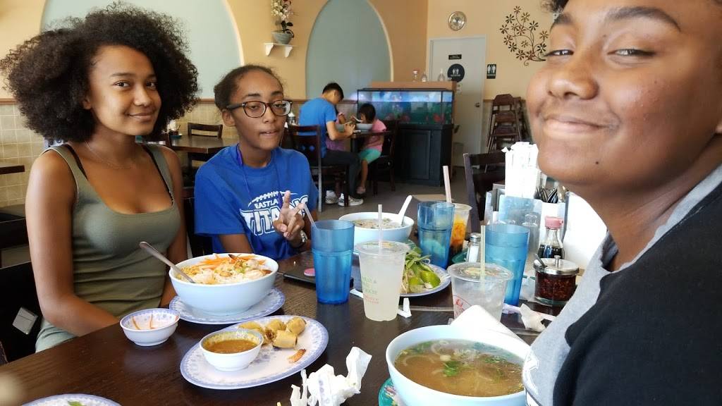 Pho Viet | restaurant | 2939 Alta View Dr, San Diego, CA 92139, USA | 6194758888 OR +1 619-475-8888