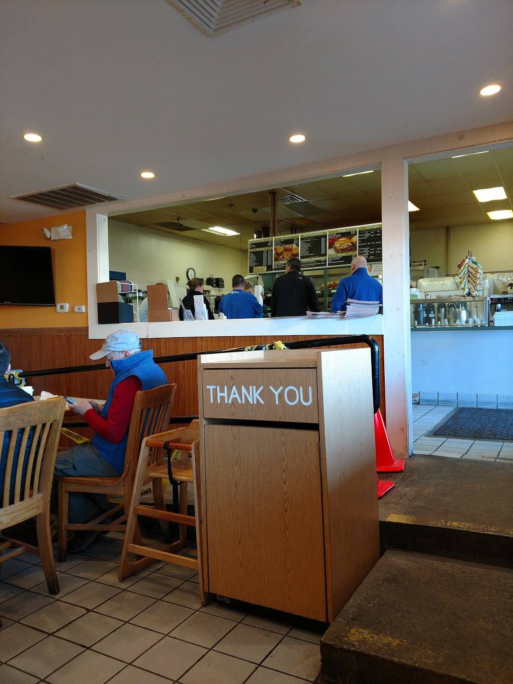 Bagel World II Bakery & Deli | bakery | 203 Canal St, Salem, MA 01970, USA | 9787415225 OR +1 978-741-5225