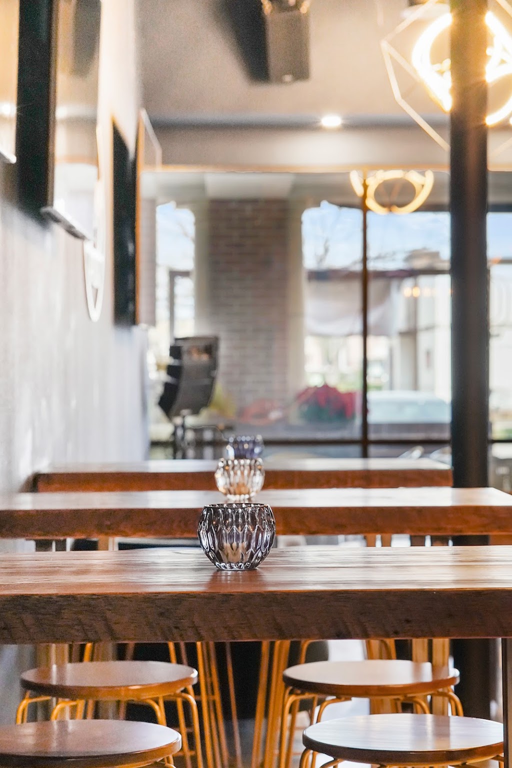 The Lounge at Six | night club | 4524 Hwy 6, Sugar Land, TX 77478, USA | 2814944227 OR +1 281-494-4227