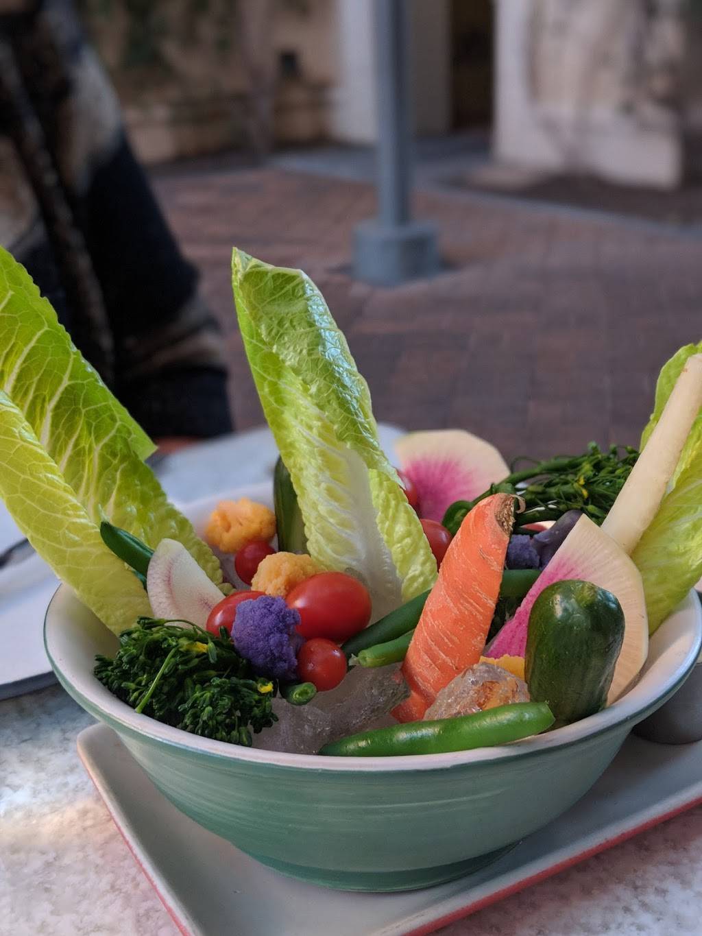 True Food Kitchen | restaurant | 2502 E Camelback Rd Suite 135, Phoenix, AZ 85016, USA | 6027743488 OR +1 602-774-3488