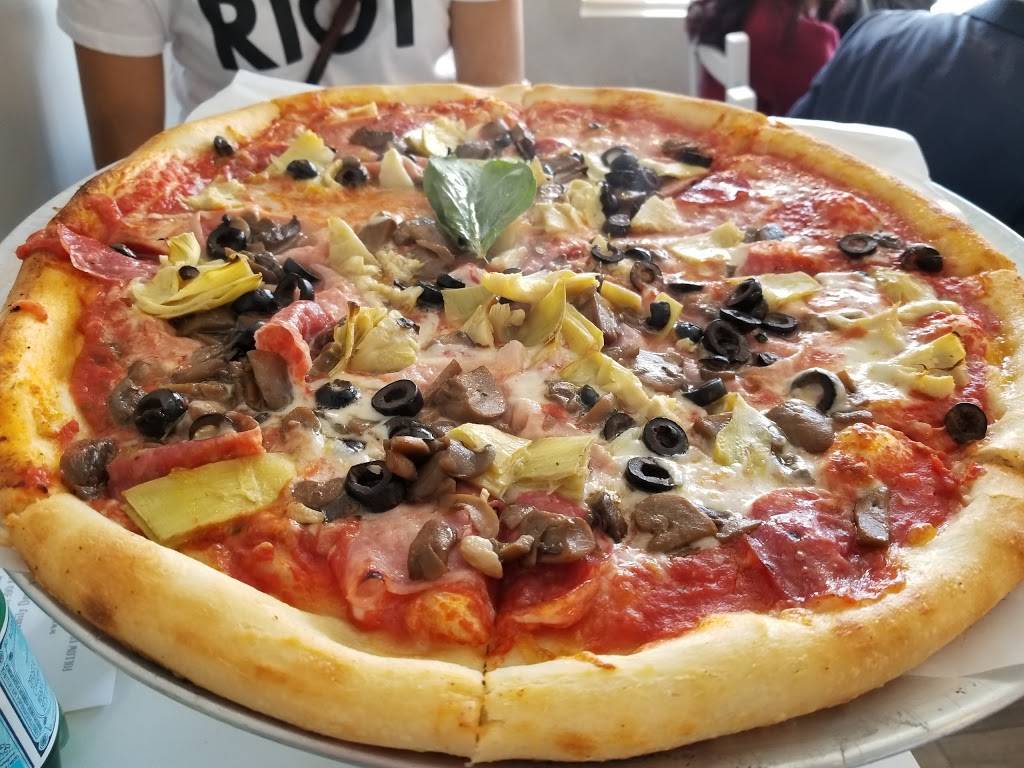 La Bella Napoli | restaurant | 5211, 23906 Crenshaw Blvd, Torrance, CA 90505, USA | 3105179952 OR +1 310-517-9952