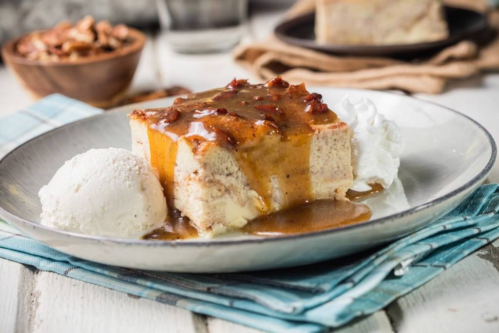 Famous Daves Bar-B-Que | restaurant | 1930 7th St W, St Paul, MN 55116, USA | 6516998800 OR +1 651-699-8800