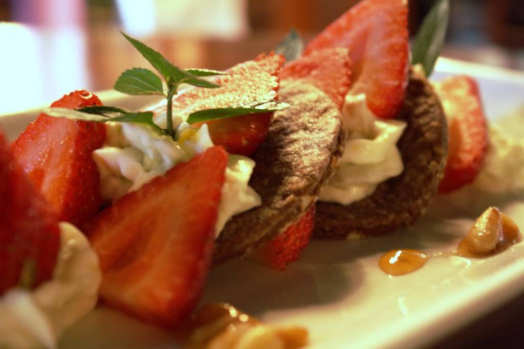 Carnegies Restaurant | restaurant | 100 W North St, Greenfield, IN 46140, USA | 3174628480 OR +1 317-462-8480