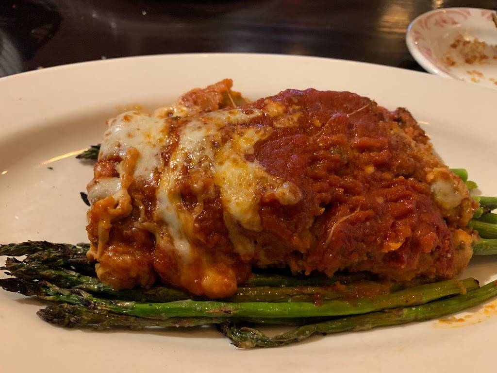 Maggianos Little Italy | restaurant | 7025 W 135th St, Overland Park, KS 66223, USA | 9138978020 OR +1 913-897-8020