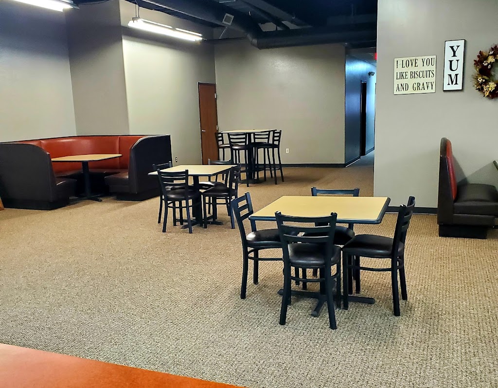 Mikes Cafe & Pizzeria | restaurant | 3 E Hwy 61, Esko, MN 55733, USA | 2188796633 OR +1 218-879-6633